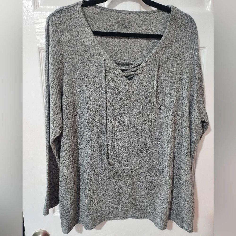 Lane Bryant Light Gray Knit Lace Up Tie Front Long Sleeve Sweater in Size 18/20
